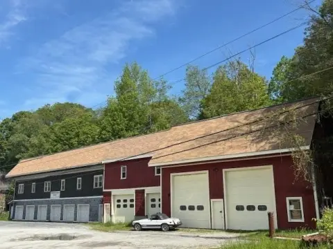 Self Storage Facility with Heated Bays