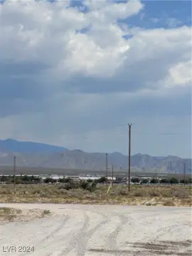 Pahrump Land with Mountain Views