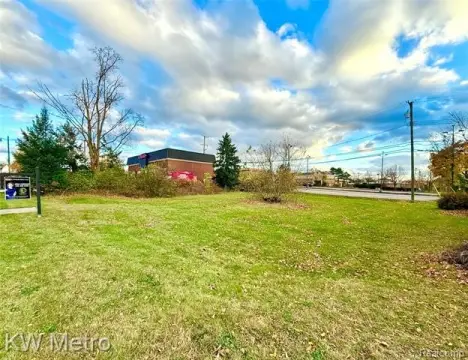 Prime Commercial Land in Novi
