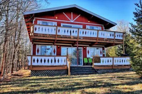Two-Story Chalet in Tannersville
