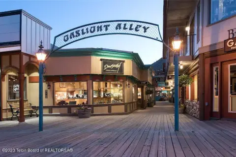 Retail Space on Town Square