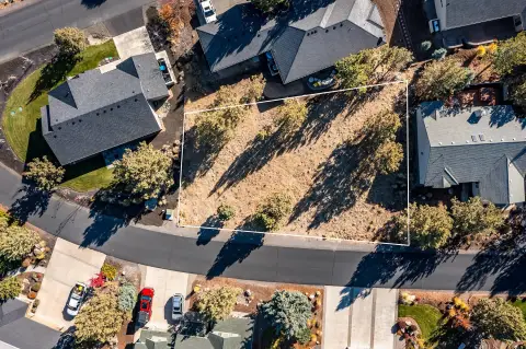 Residential Lot in Eagle Crest