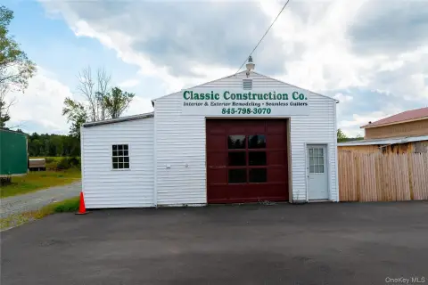 Flexible Garage Space in Monticello