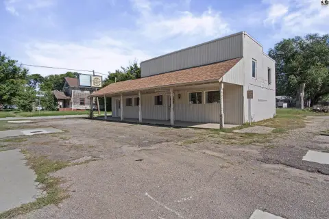 Mixed-Use Building with Apartment