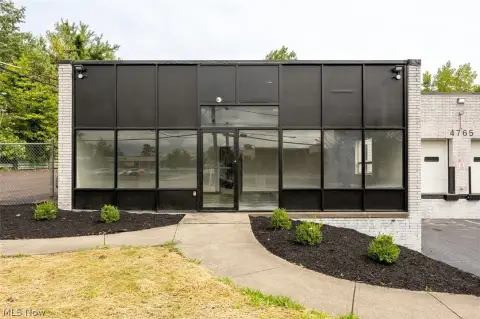 Warehouse with Loading Docks