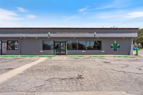 Retail Building on NW 63rd