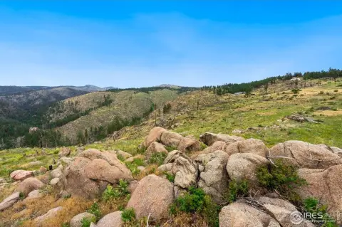 Bellvue Land with Mountain Views