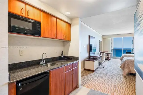 Sunny Isles Beach Hotel Suite