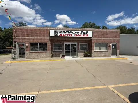 High-Visibility Retail/Office Space For Sale