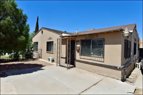 El Paso Duplex with Charm