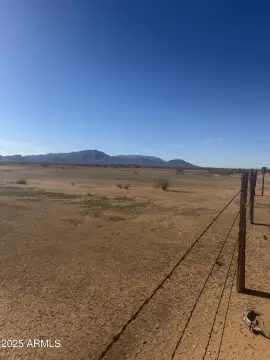 5.25 Acres in Aguila, AZ