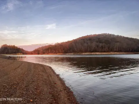 Lakefront Land in New Tazewell