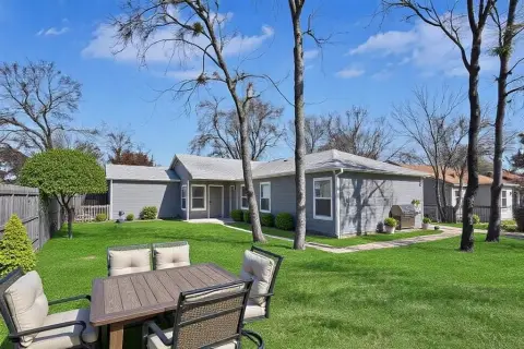 Dallas Duplex with Income Potential