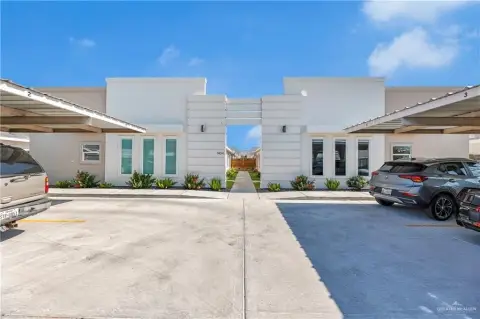 New Quadruplex in Gated Subdivision