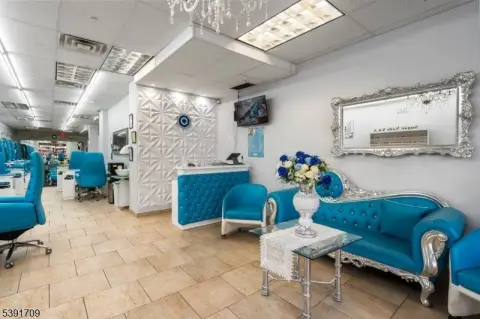Turnkey Nail Salon Opportunity