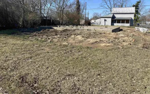 Residential Land in Hartford City