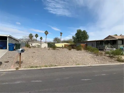 Buildable Lot Near Colorado River