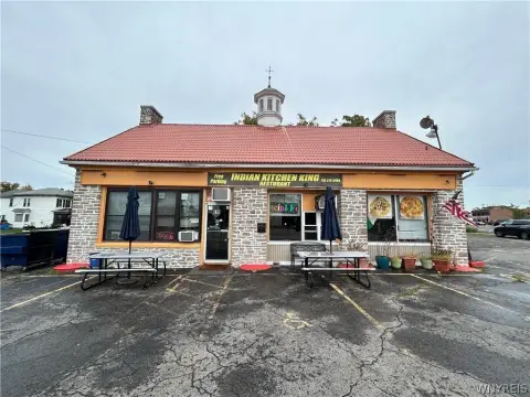 Restaurant with Outdoor Dining