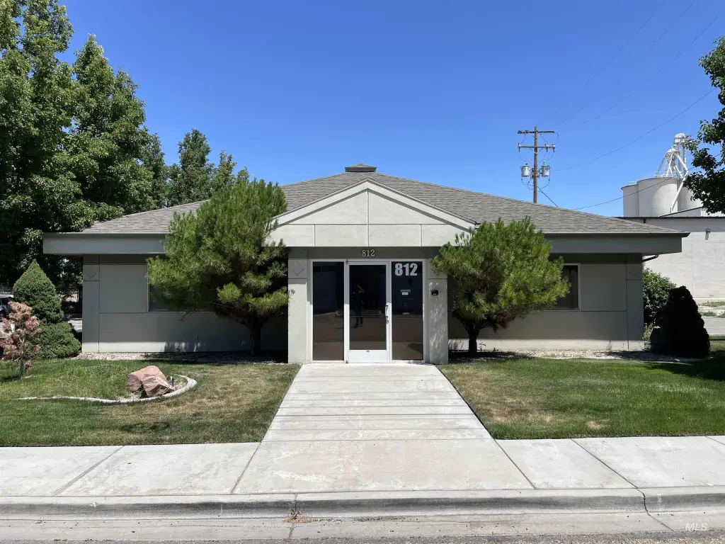 812 S 1St St, Nampa, ID 83651