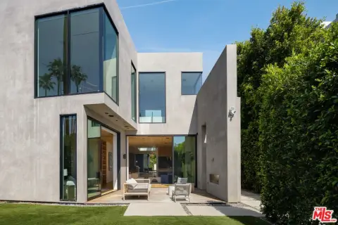 Modern Compound in Beverly Grove