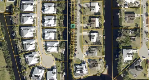 Land with Curry Creek Access