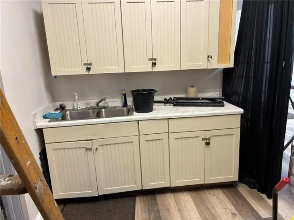 Picture 5