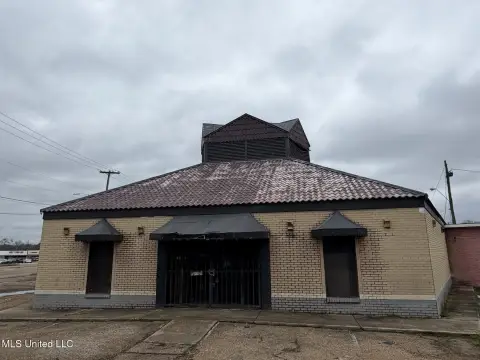 Former Restaurant Building