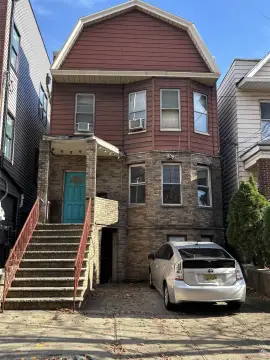 Two-Family Home in Jersey Heights