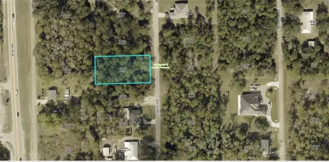 Spacious Lot in Alva, FL