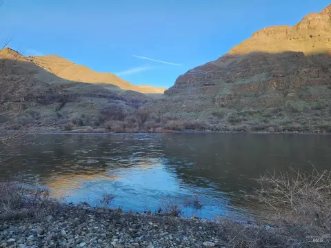 Scenic Riverfront Land Near Hells Canyon