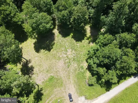 Secluded 11.82-Acre Home Site