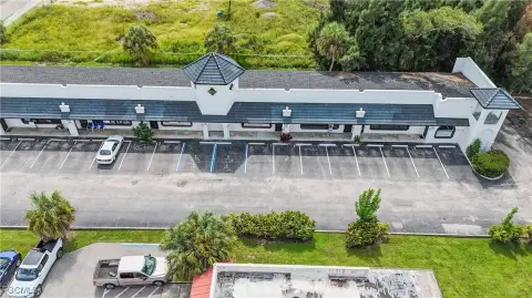 Retail Space on US41 Frontage