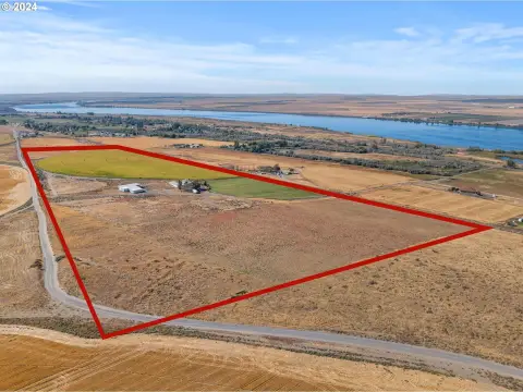Umatilla Land with River Views