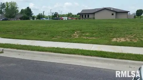 Commercial Land in Developing Area