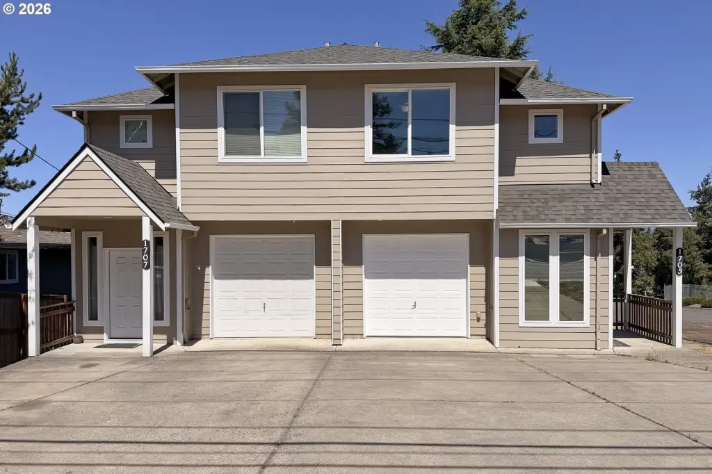 1703 NW Division St, Gresham, OR 97030