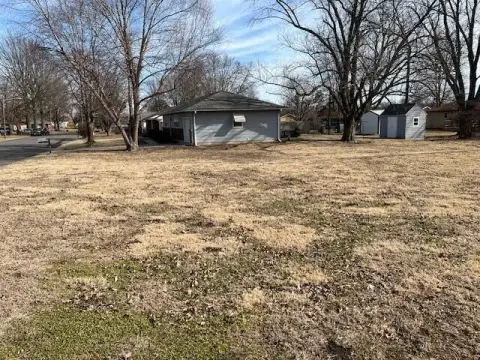 Residential Land in Quiet Neighborhood