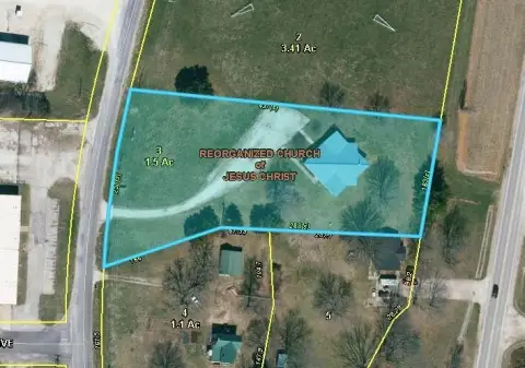 Versatile Commercial Building in Boonville