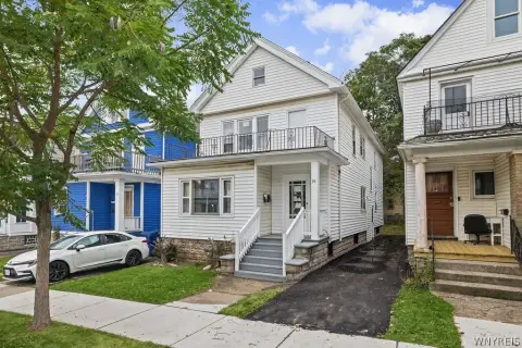 Two-Unit Duplex with Balcony