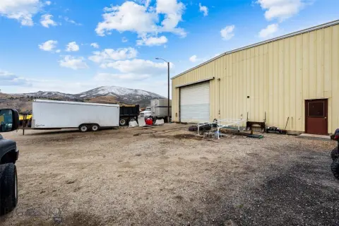 Industrial Flex Building with Fenced Yard