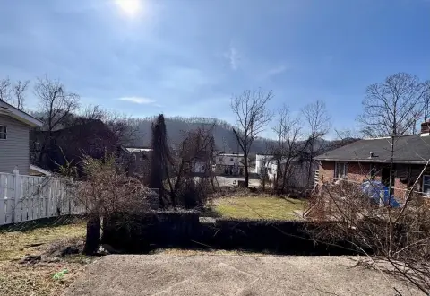 Residential Land in Paintsville, KY