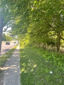 Commercial Land in High-Traffic Area