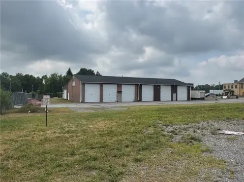 Rochester Warehouse with Large Parking