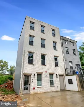 Contemporary 4-Unit Quadplex