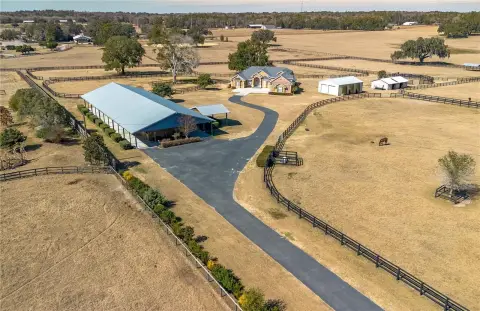 Turnkey Horse Farm in Reddick