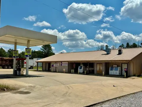 Turnkey Business Opportunity Near Grenada Lake