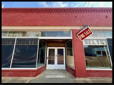 Batesville Commercial Building For Sale