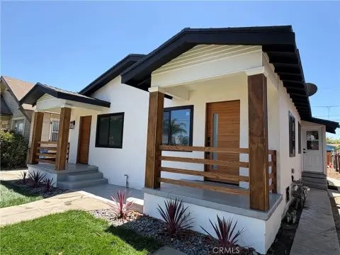 Vacant Triplex in Vermont Square