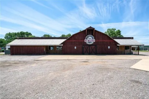 Restaurant Location Near I-40