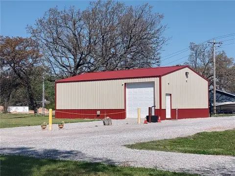 Mixed-Use Property With Storage Operation