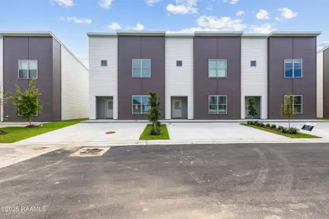 Furnished Triplex